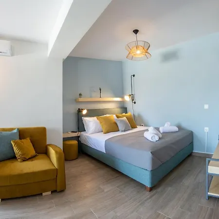 Anelia's & Lydia's Design Swimming Pool Appartement